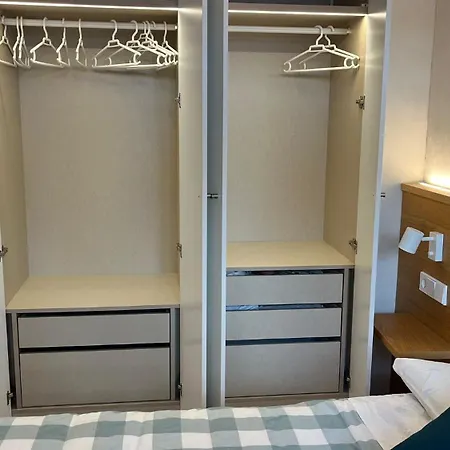 Apartment Colon